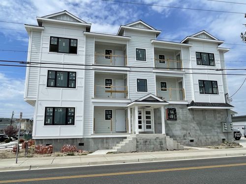 5006 Pacific Ave, Wildwood, NJ, 08260-4554 | Card Image