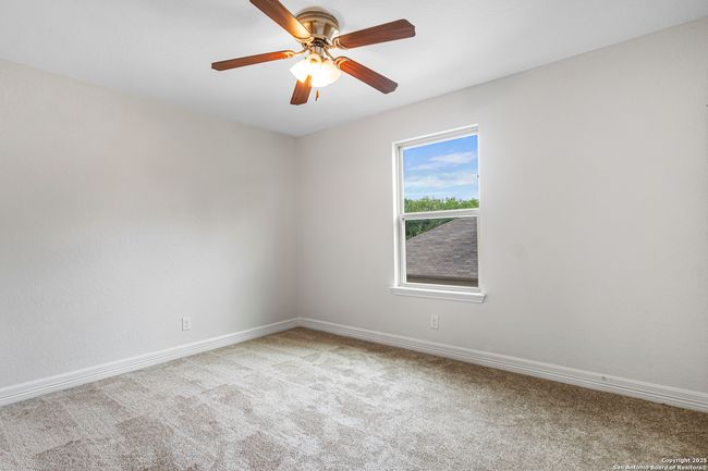 5801 Devonwood St, House other with 4 bedrooms, 3 bathrooms and null parking in Cibolo TX | Image 17