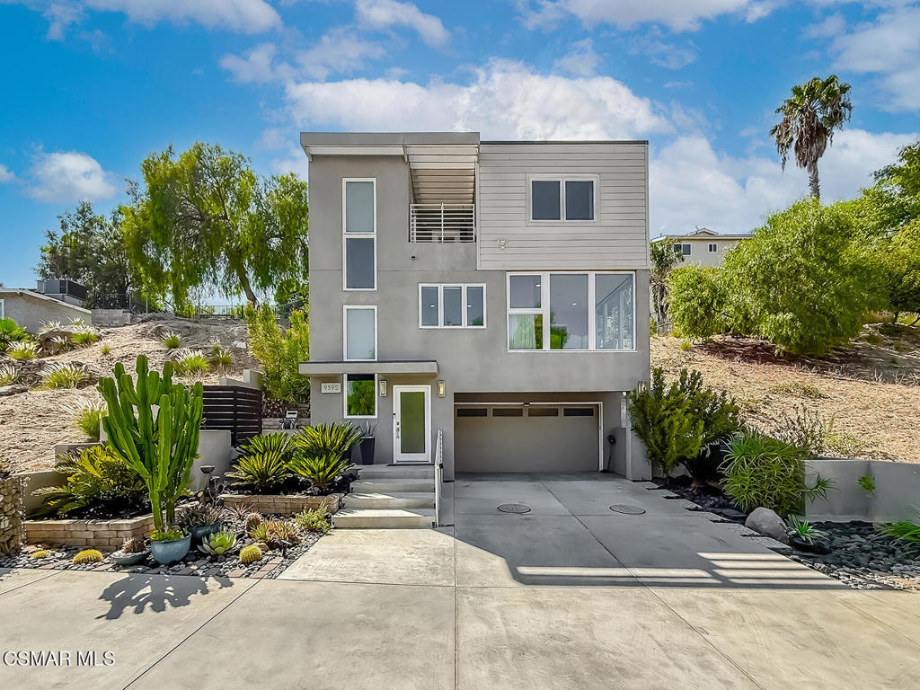 Residential in Chatsworth