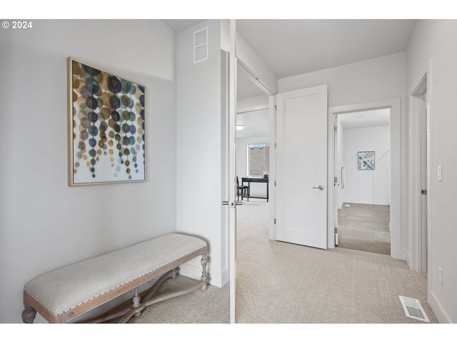 8870 Sw Mohegan Ln, House other with 5 bedrooms, 3 bathrooms and 3 parking in Tualatin OR | Image 23