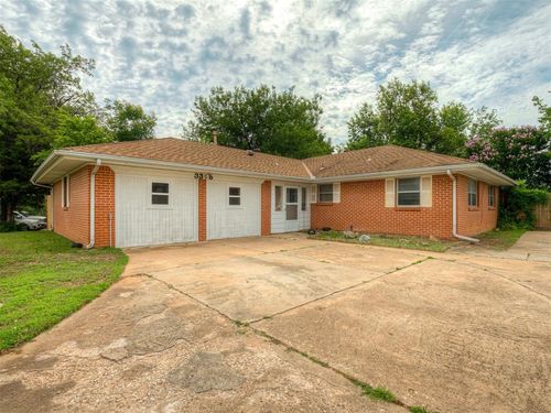 3308 Mockingbird Ln, Midwest City, OK, 73110-3814 | Card Image