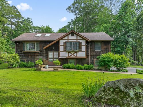 16 Pond Crest Rd, Danbury, CT, 06811-2814 | Card Image