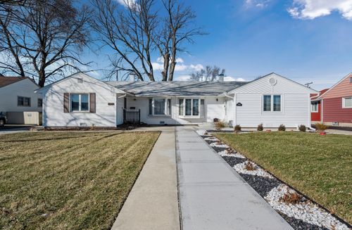 8948 S Main St, Hometown, IL, 60456-1103 | Card Image