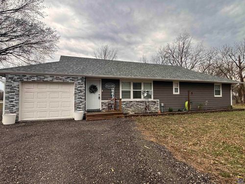 415 E Park Ave, Hartford, KS, 66854-9414 | Card Image