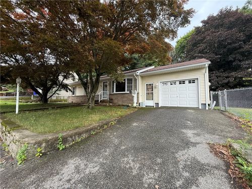 28 Arthur St, West Warwick, RI, 02893-5140 | Card Image
