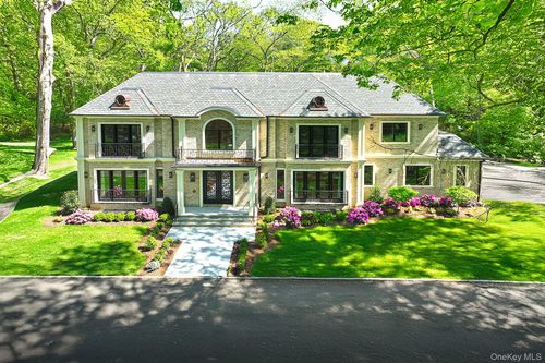 20 Knollwood Rd, Glen Head, NY, 11545-3319 | Card Image