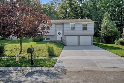 2933 Greenbrook Ln, Colerain Twp, OH, 45251-4630 | Card Image