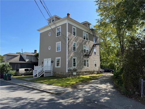 286 Olo Street, Woonsocket, RI, 02895 | Card Image