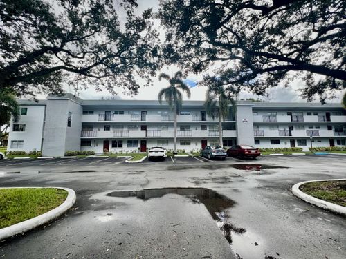 d305-8405 Nw 61st St, Tamarac, FL, 33321-3722 | Card Image