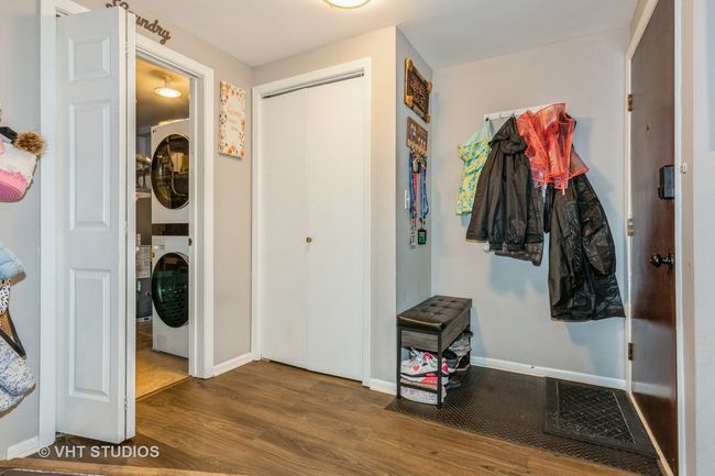 APT-1B - 305 Walters Ln, Condo with 3 bedrooms, 2 bathrooms and 4 parking in Itasca IL | Image 7