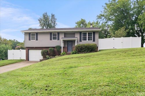 6899 Pleasant Valley Ct, Newburgh, IN, 47630-9773 | Card Image