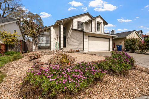 172 Cornell St, Windsor, CA, 95492-8742 | Card Image