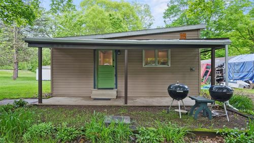 110 Bush St, Fombell, PA, 16123-2514 | Card Image