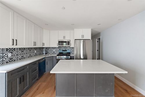 356 S 10th Ave, Mount Vernon, NY, 10550-4066 | Card Image