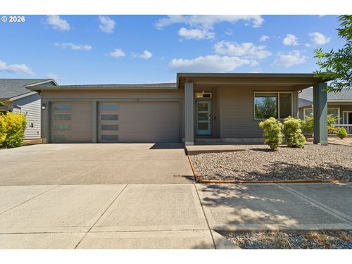 1262 Daylily St, Woodburn, OR, 97071-5778 | Card Image