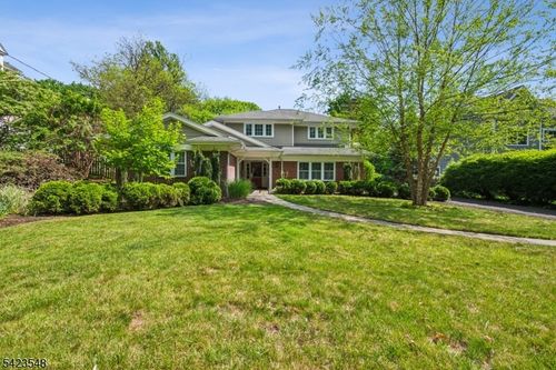 678 Springfield Ave, Summit, NJ, 07901-2321 | Card Image