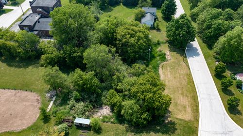 1 Akin St, GLENBEULAH, WI, 53023 | Card Image