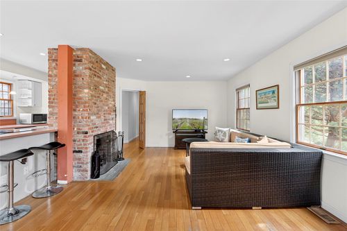 25 Gardiner Dr, Amagansett, NY, 11930-2060 | Card Image