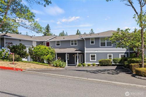 2631-4437 Providence Point Pl Se, Issaquah, WA, 98029-6817 | Card Image