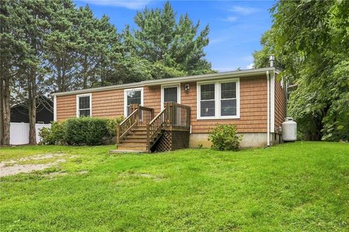 8 Choctaw Trl, Narragansett, RI, 02882-1479 | Card Image