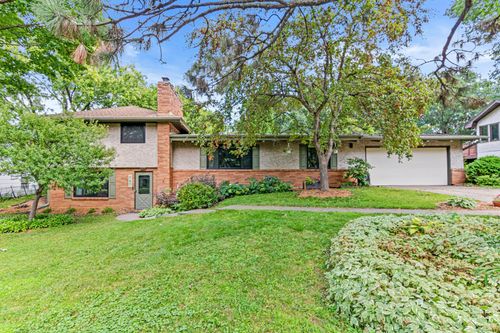 747 Redwood Ln, New Brighton, MN, 55112-6620 | Card Image