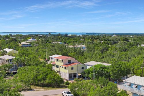 3686 Gulfstream St, Big Pine Key, FL, 33043-6137 | Card Image