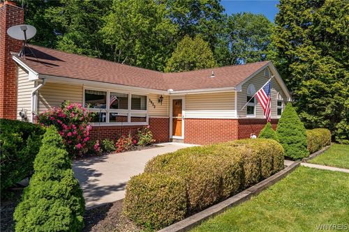 3922 N Hampton Brook Dr, Hamburg, NY, 14075-6410 | Card Image