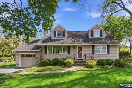 217 Jeffer St, Ridgewood, NJ, 07450-2804 | Card Image