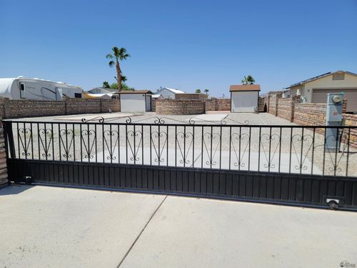 13592 E 54th Dr, Yuma, AZ, 85367-8203 | Card Image