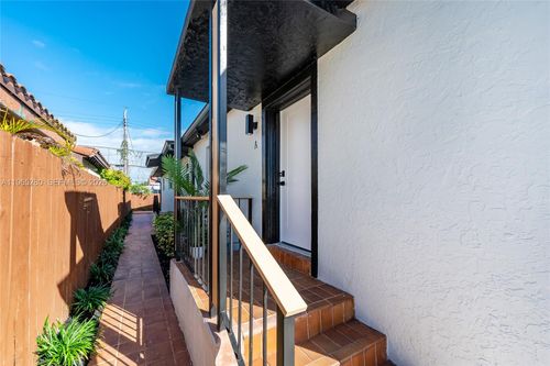 a-3321 Nw 19th Ter, Miami, FL, 33125-1027 | Card Image