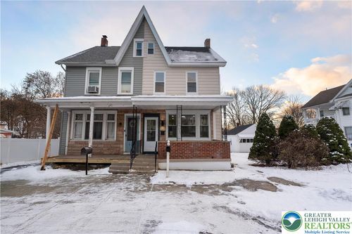 132 5th St, Slatington, PA, 18080-1640 | Card Image