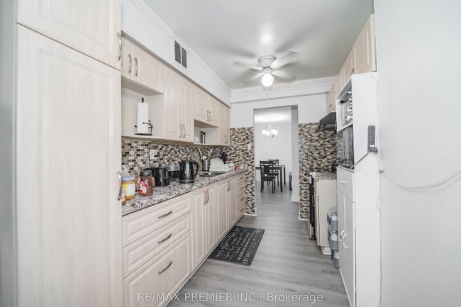 1003 - 390 Dixon Rd, Condo with 2 bedrooms, 1 bathrooms and 1 parking in Etobicoke ON | Image 20