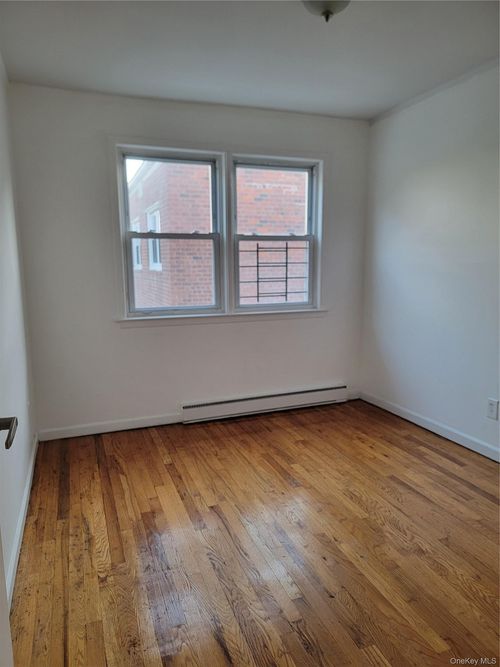 150-08-150-08 10 Avenue, New York, NY, 11357 | Card Image