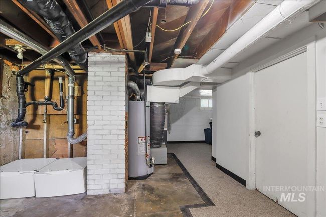 202 E 2 Nd St, Home with 5 bedrooms, 2 bathrooms and 2 parking in Shoshone ID | Image 18