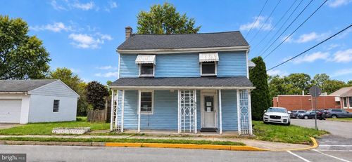 332 N 2nd St, Bainbridge, PA, 17502-9375 | Card Image