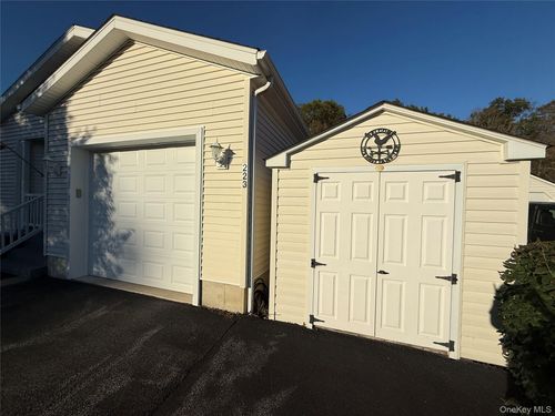 223-223 Brittany Ter, Rock Tavern, NY, 12575-5553 | Card Image