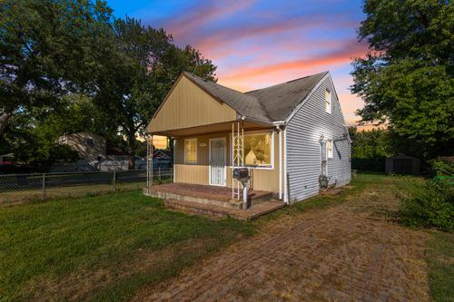 5977 Weddel St, Taylor, MI, 48180-1386 | Card Image