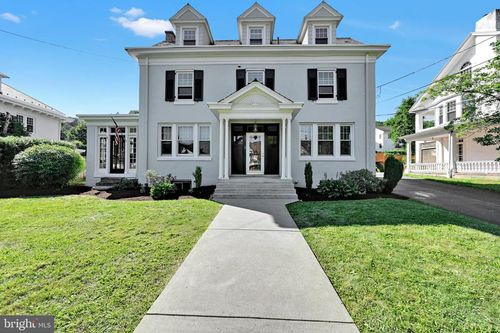 1805 Mahantongo St, POTTSVILLE, PA, 17901-3227 | Card Image