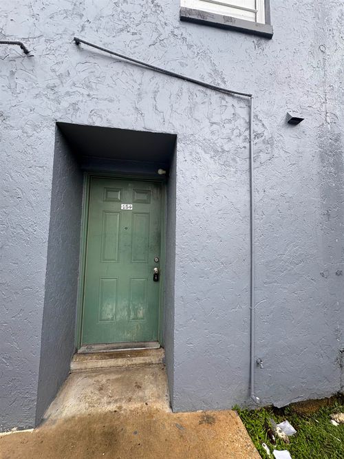 apt-154-2325 W Pensacola St, TALLAHASSEE, FL, 32304-3060 | Card Image