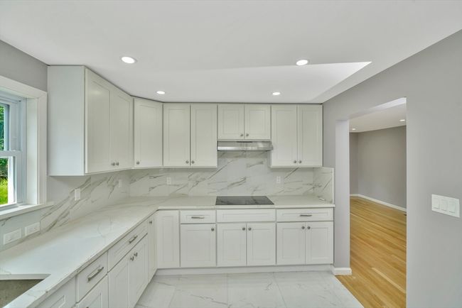 87 Summer St, House other with 4 bedrooms, 3 bathrooms and 6 parking in Abington MA | Image 6
