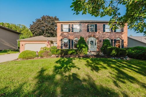 4 Inverness Dr, Bloomington, IL, 61701-2046 | Card Image