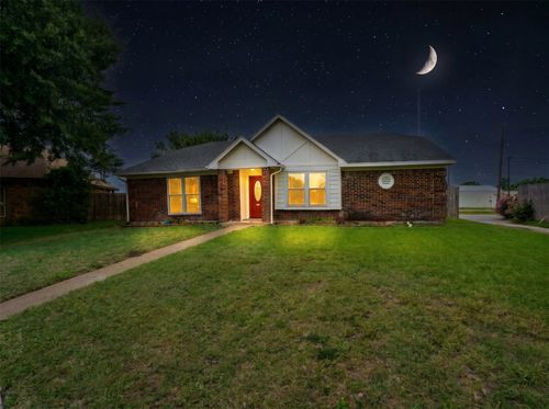 2534 Limestone Ln, Garland, TX, 75040-3737 | Card Image