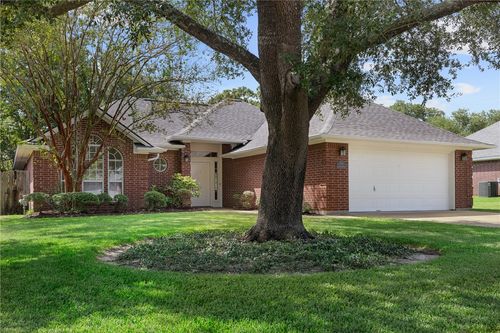 602 Yorkshire Dr, College Station, TX, 77845-8159 | Card Image