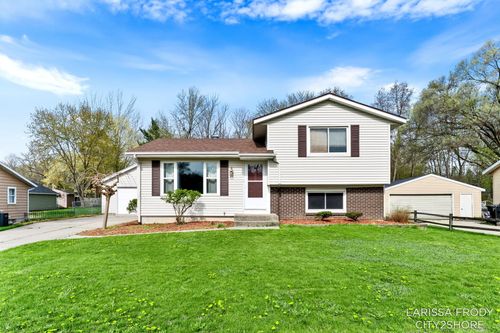 245 Helen Dr, Rockford, MI, 49341-1119 | Card Image