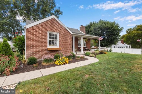 389 Schoolhouse Rd, MIDDLETOWN, PA, 17057-4026 | Card Image