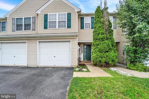 320 Fisher Dr, YORK, PA, 17404-8282 | Card Image