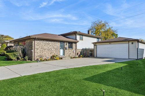 851 Love St, Elk Grove Village, IL, 60007-4441 | Card Image