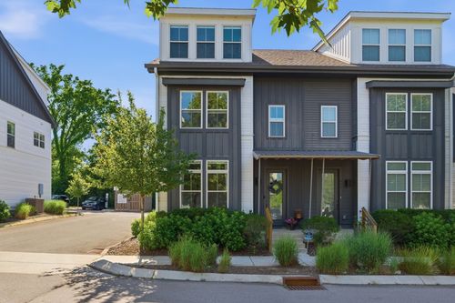 647 Nashua Ln, Nashville, TN, 37209-1221 | Card Image