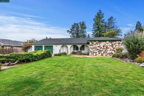 540 Hamilton Way, Pleasanton, CA, 94566-7718 | Card Image