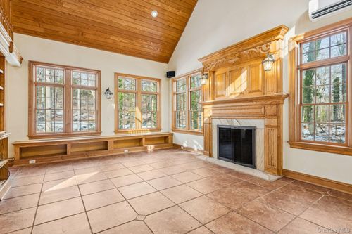 1 Spring Hollow Rd, Saint James, NY, 11780-3802 | Card Image